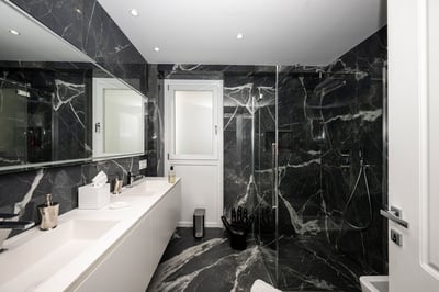 Luxury Villa Photo #36