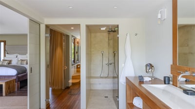 Luxury Villa Photo #46