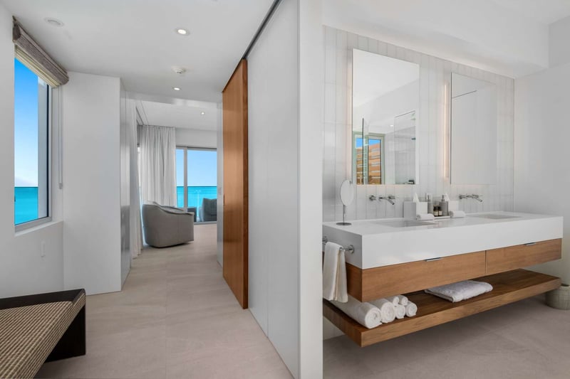 Beach Enclave Grace Bay 5 BDM Beachfront Villa