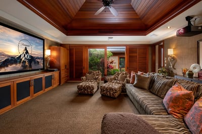 Luxury Villa Photo #18