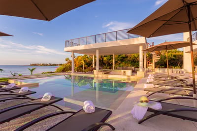 Luxury Villa Photo #9