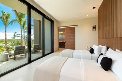 Luxury Villa Photo #25