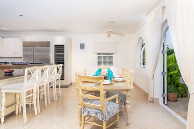 Luxury Villa Photo #8