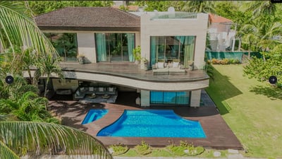 Luxury Villa Photo #2