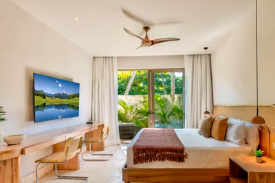 Luxury Villa Photo #11