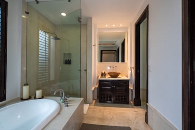 Luxury Villa Photo #30