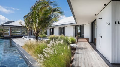 Pointe Milou,Valentina