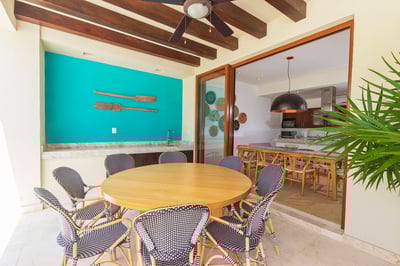 Luxury Villa Photo #5