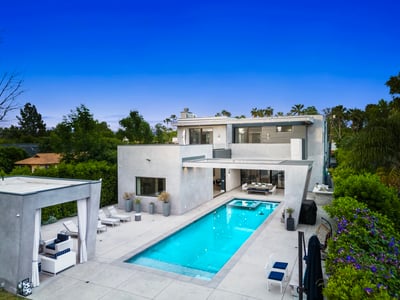 Luxury Villa Photo #2