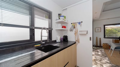 Kitchen & Dining Area
