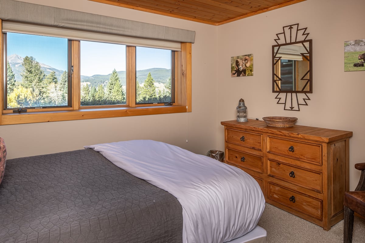 Huckleberry Hideaway