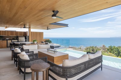 Luxury Villa Photo #6