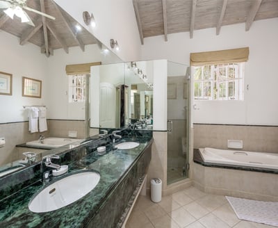 Luxury Villa Photo #33