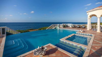 Luxury Villa Photo #4