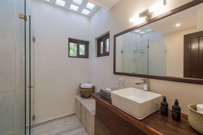 Luxury Villa Photo #13
