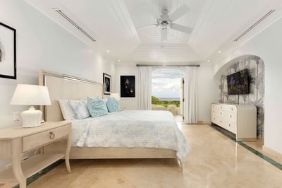 Luxury Villa Photo #12