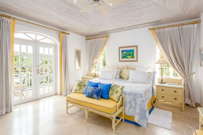 Luxury Villa Photo #9