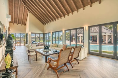 Luxury Villa Photo #42