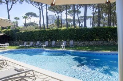 Luxury Villa Photo #3