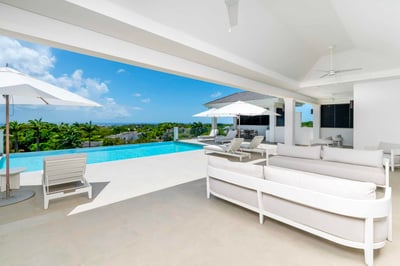 Luxury Villa Photo #3