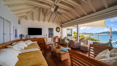 Luxury Villa Photo #16