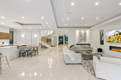 Luxury Villa Photo #15