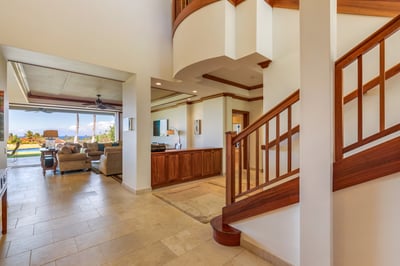 Luxury Villa Photo #9