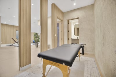 Luxury Villa Photo #30