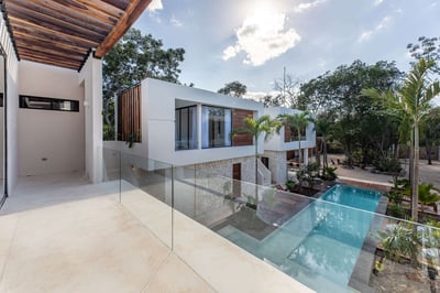 Luxury Villa Photo #4