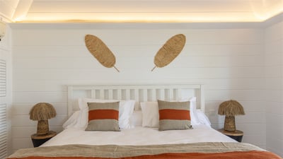 Luxury Villa Photo #18