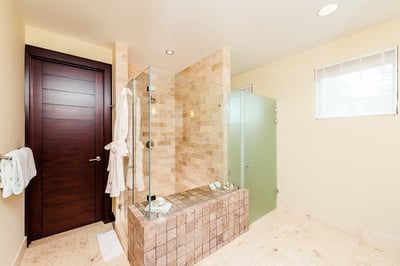 Luxury Villa Photo #30