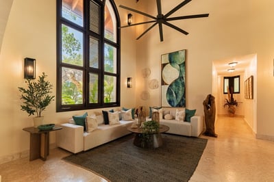 Luxury Villa Photo #12