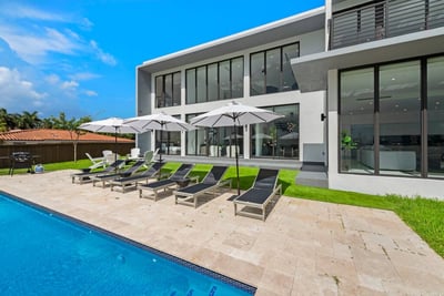 Luxury Villa Photo #3