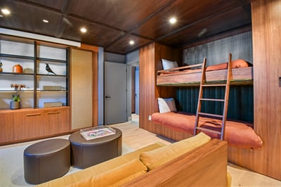 Luxury Villa Photo #22