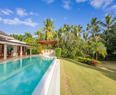 Luxury Villa Photo #4