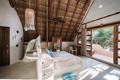 Luxury Villa Photo #12