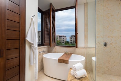 Luxury Villa Photo #23