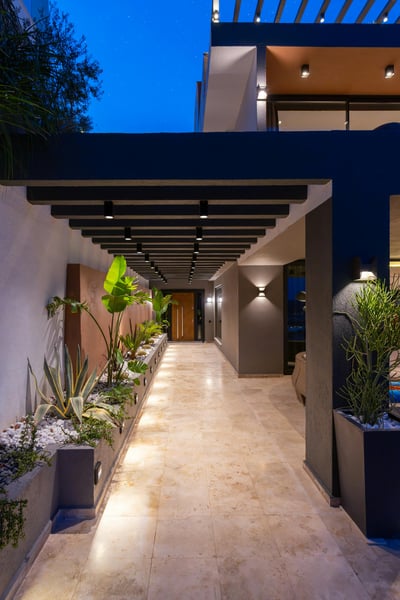 Luxury Villa Photo #22