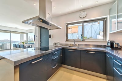 Luxury Villa Photo #13
