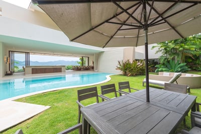 Luxury Villa Photo #10