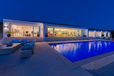 Luxury Villa Photo #34