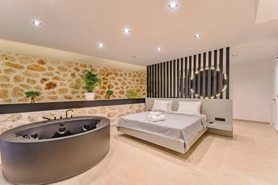 Luxury Villa Photo #39