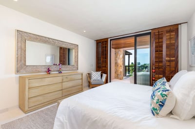 Luxury Villa Photo #32