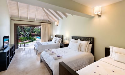 Luxury Villa Photo #13