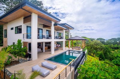 Luxury Villa Photo #4