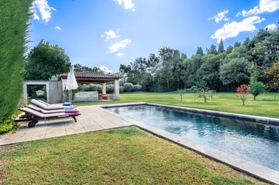 Luxury Villa Photo #3