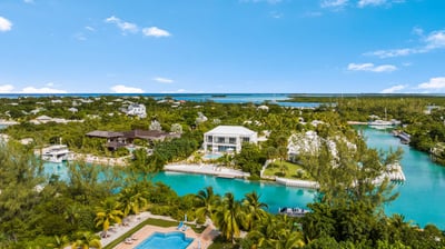 Luxury Villa Photo #4