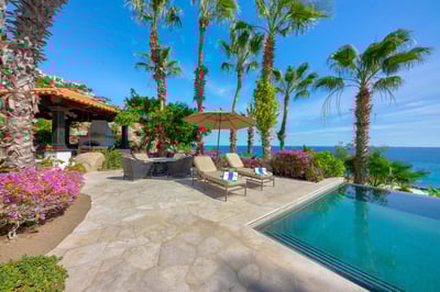 Luxury Villa Photo #4