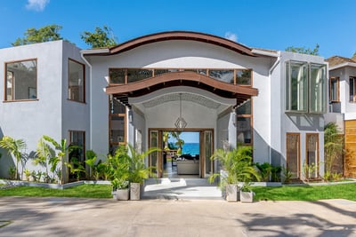 Luxury Villa Photo #18