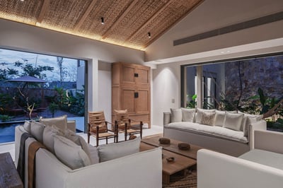 Luxury Villa Photo #16